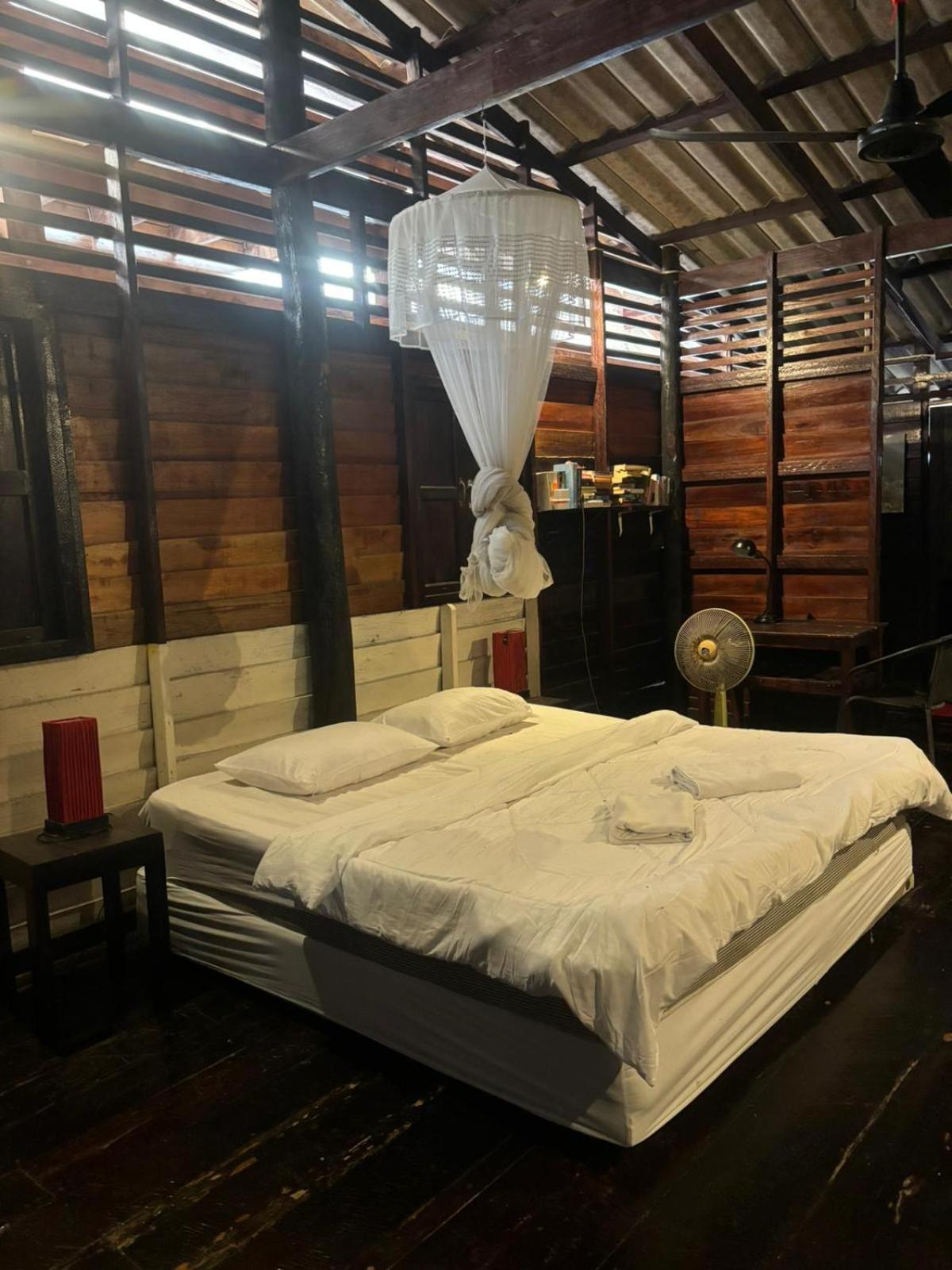 Tonmai Suite II Ko Por Exterior photo
