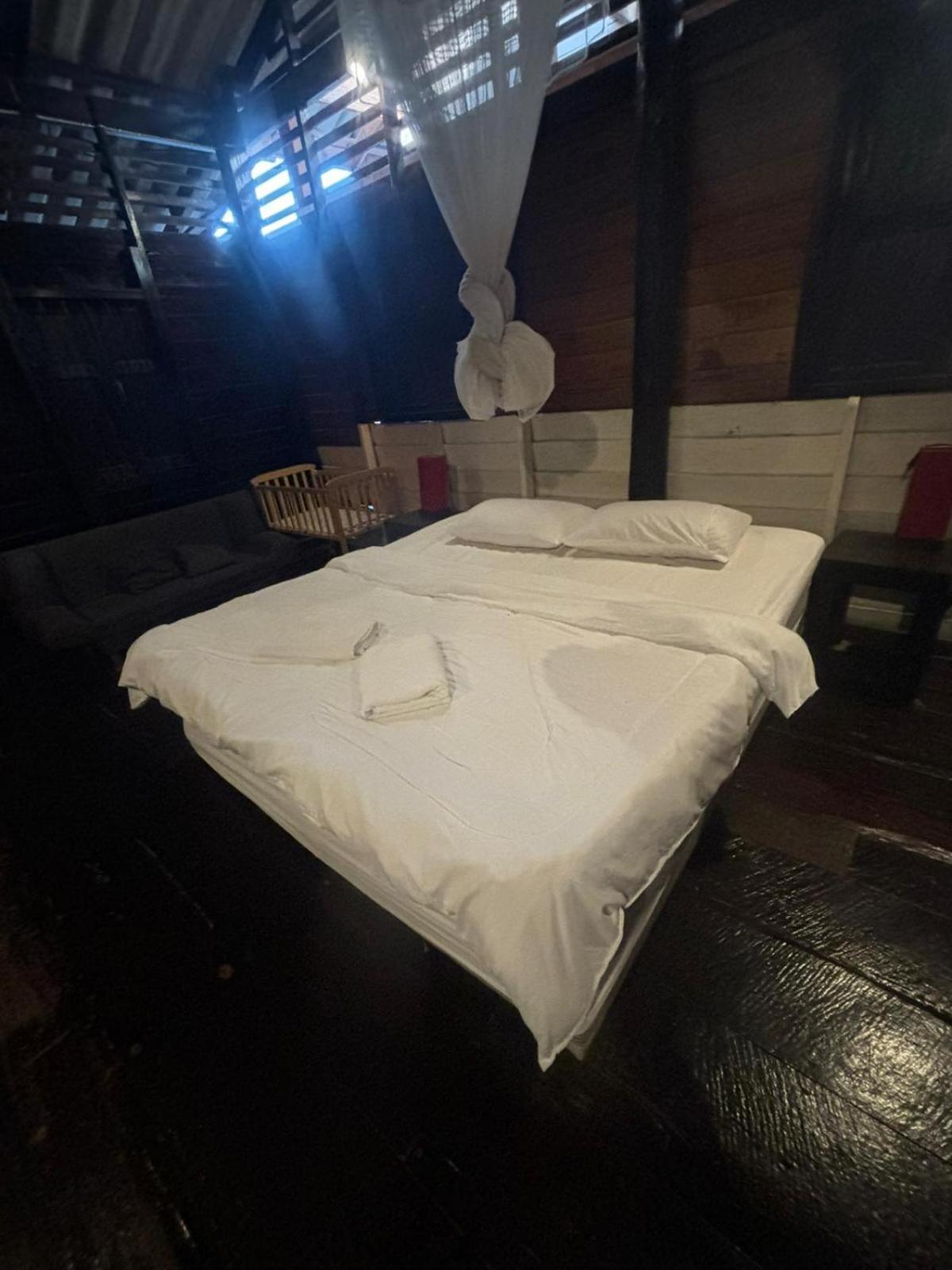 Tonmai Suite II Ko Por Exterior photo